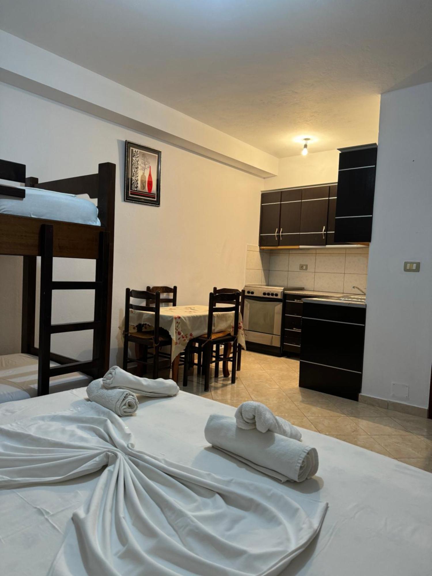 Melita Apartments Ksamil Luaran gambar